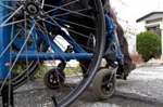 Montacarichi fuori uso al Distretto sanitario, disabili visitati in auto