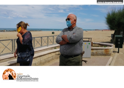 Montesilvano, la spiaggia libera offre quattro palme per disabili